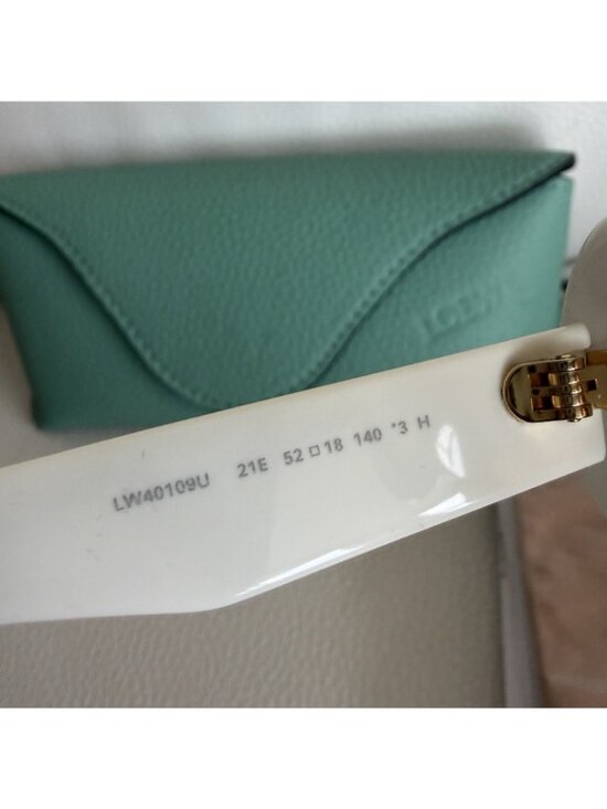 NEW LOEWE LW40109U 21E Ivory/Brown 52-18-140 Sunglasses Authentic main image 4